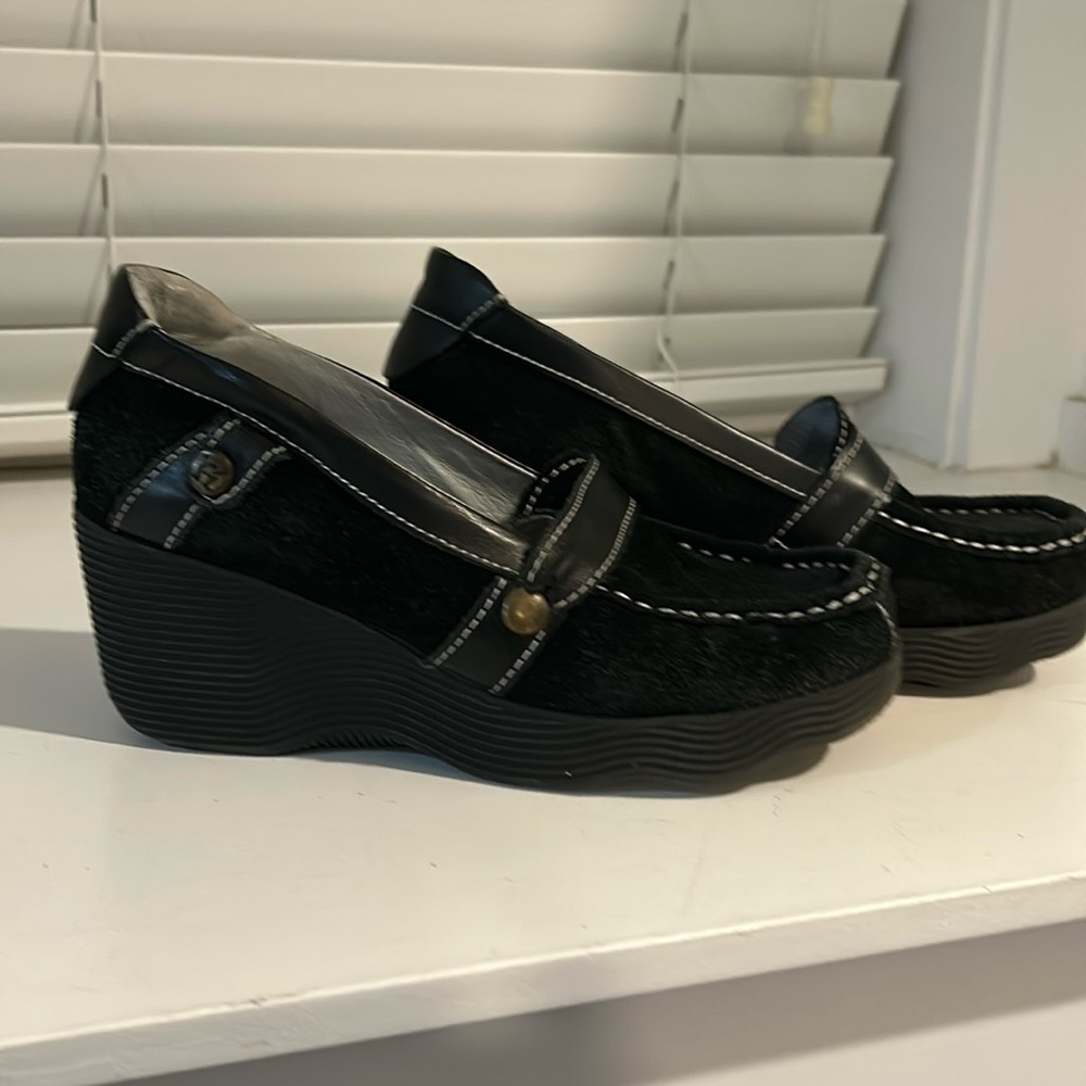 MAG wedge slip on loafers in suede and leather buckle detail.